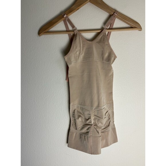 NEW Pinsy Butter Sculpt Open Bust Mid Thigh Bodysuit Shaper Beige S Small - Picture 2 of 2